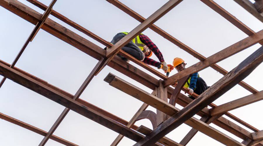 Professional gutter cleaning services in Clovis, CA